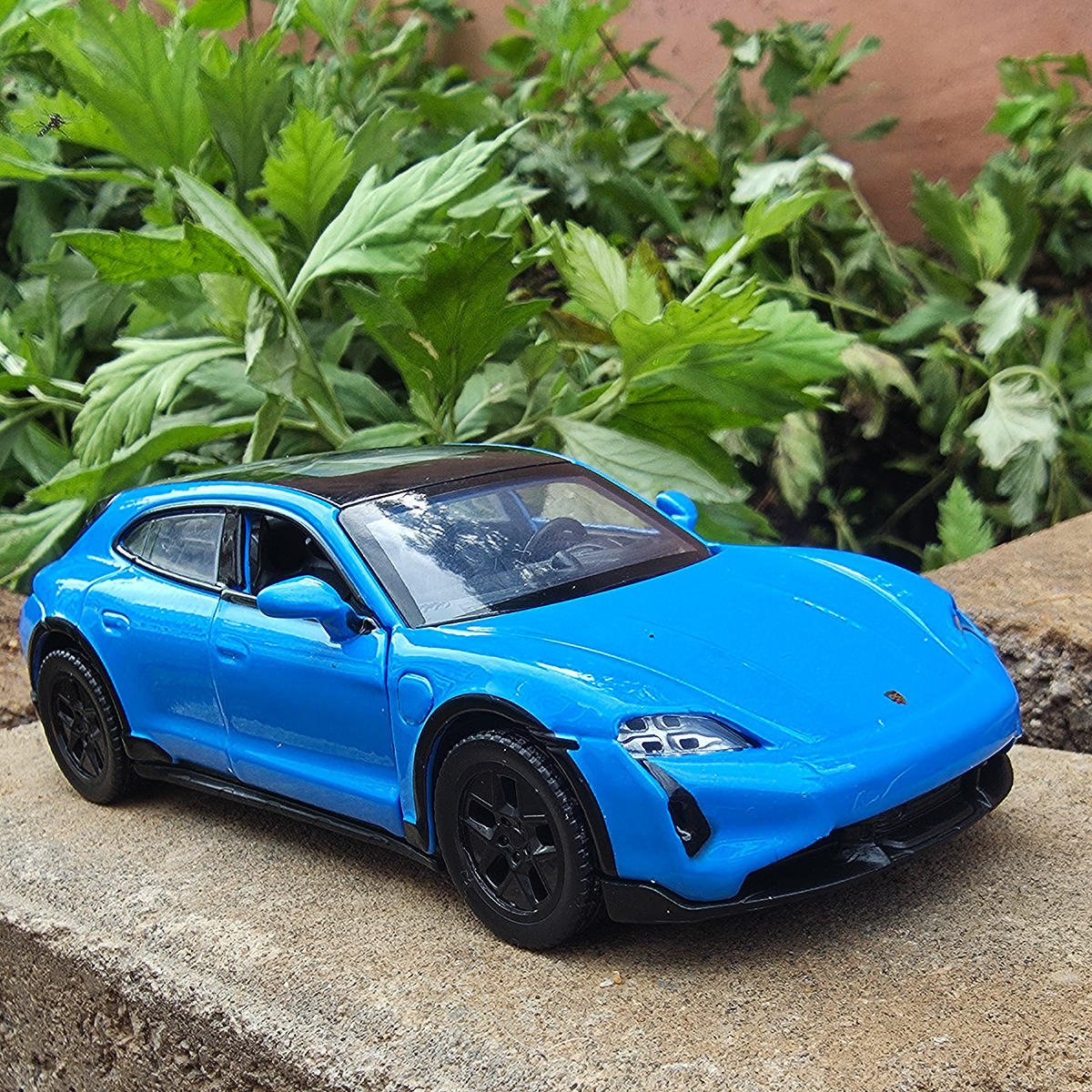 /保时捷合金汽车模型声光玩具跑车仿真车开门火车/摩托/汽车模型