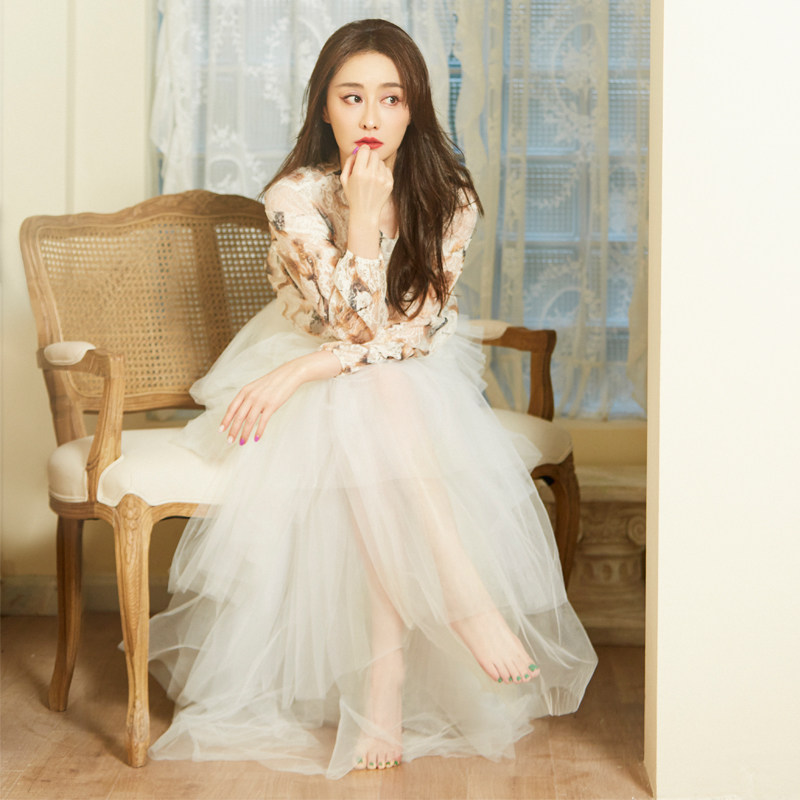 设计师CHICCO MAO毛宝宝蕾丝短款透视上衣宫廷不规则白纱裙陈德容