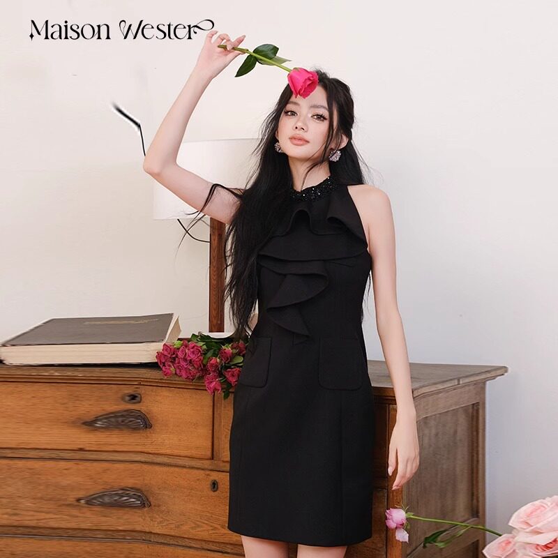 Maison Wester2025早秋新款高级感黑色重工领无袖连衣裙小黑裙女