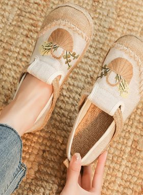 布鞋女2024新款老北京绣花鞋软底宽松一脚蹬平底民族风浅口刺绣款