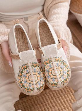 25新中式老北京布鞋女平底绣花鞋民族风汉服鞋一脚蹬宽胖脚春夏款