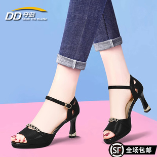 女士高跟凉鞋2026新款夏天细跟妈妈黑色配裙子的一字带鱼嘴高跟鞋