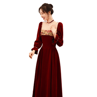 丝绒敬酒服新娘订婚连衣裙2026回门长袖小个子酒红色礼服裙女出阁
