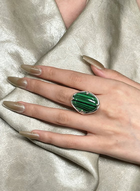 个性简约椭圆孔雀石扭爪戒指女新款小众设计开口指环女百搭复古风
