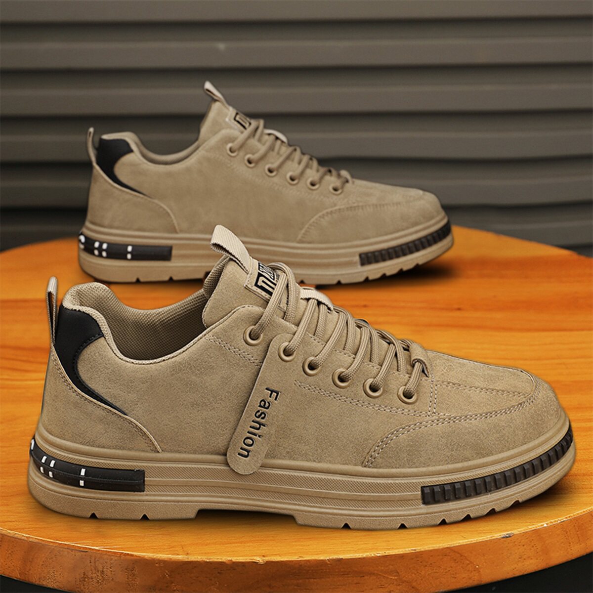 건설현장에서 오랫동안 지치지 않고 일하는 남성들을 위한 노동보호화 방수 미끄럼방지 내마모성 마틴부츠 경량 작업화