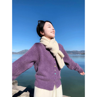 设计感紫色浣熊绒短款毛衣女冬季小个子宽松软糯针织羊绒开衫上衣
