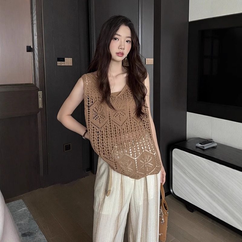 镂空露背v领针织吊带背心女夏季慵懒度假风叠穿冰丝无袖罩衫上衣