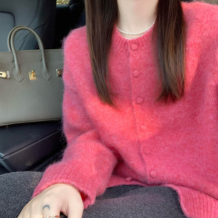 小香风玫红色毛衣外套女秋冬高级感独特漂亮软糯针织开衫粉色上衣