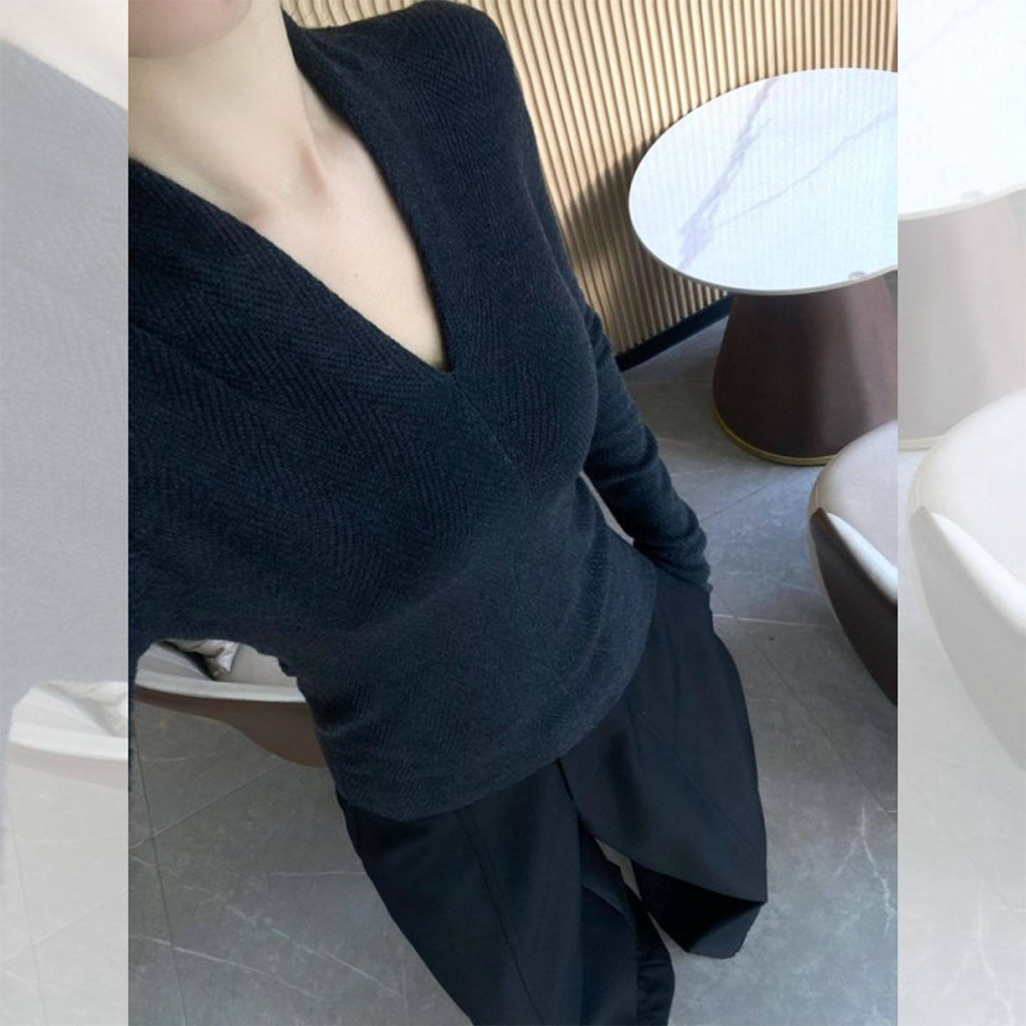 高级感灰色v领针织打底衫女秋冬绝美巨好看气质修身内搭毛衣上衣