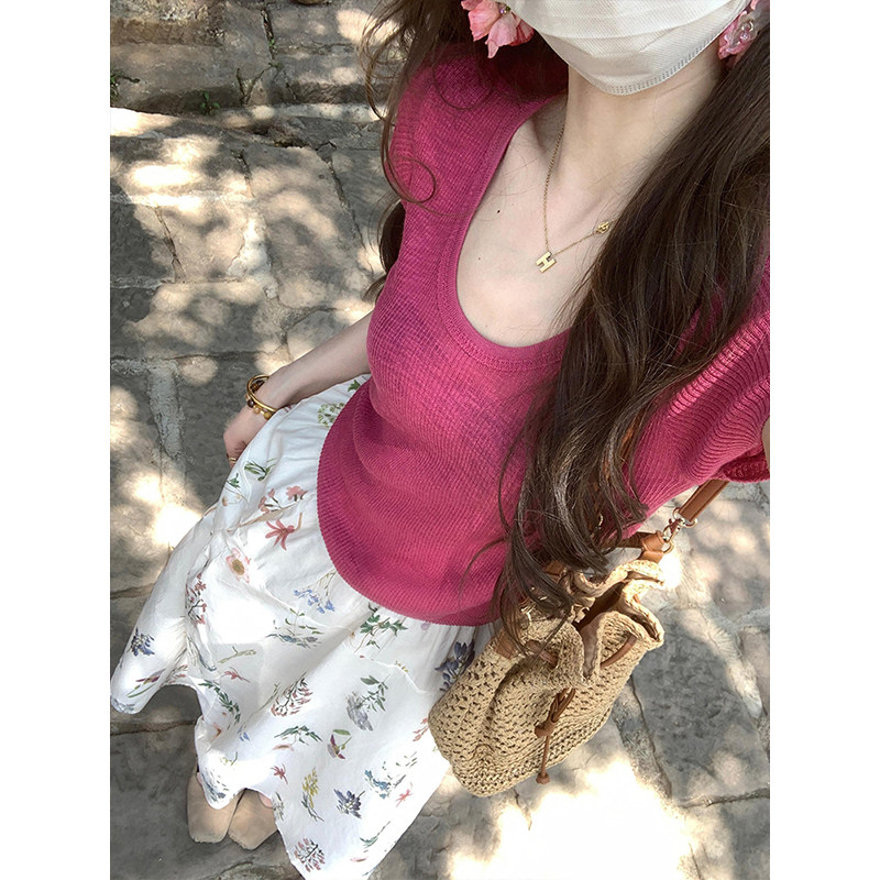 玫红色u领冰丝短袖t恤女夏季多巴胺显白正肩修身短款针织上衣小衫