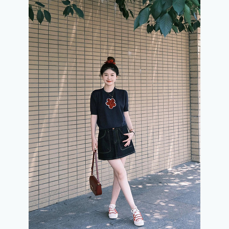 藏蓝色圆领正肩冰丝短袖针织衫女夏薄款洋气独特别致修身T恤上衣