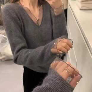 小香风灰色v领蕾丝针织打底衫女秋冬高级感气质修身内搭毛衣上衣