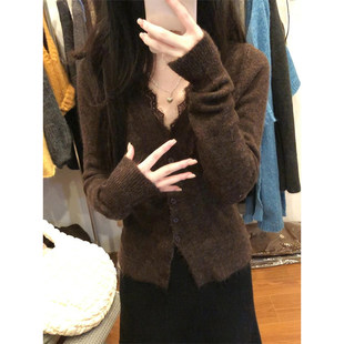 咖色v领蕾丝针织开衫女秋冬季绝美巨好看修身小内搭打底毛衣上衣
