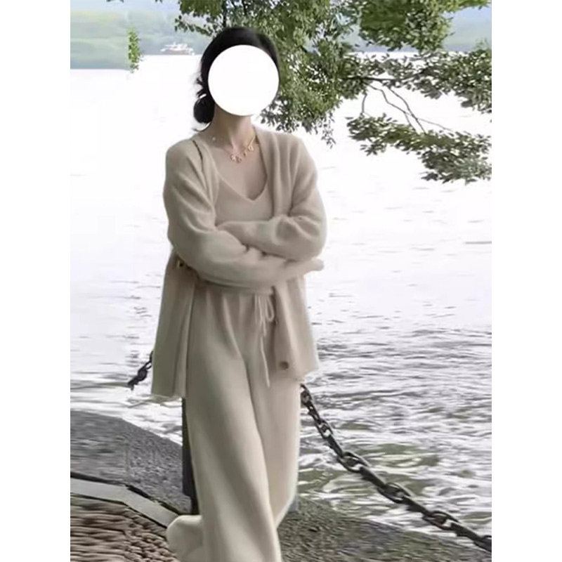 奶fufu白色软糯毛衣外套女秋冬慵懒宽松针织开衫高级感复古上衣厚
