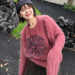 韩系树莓粉色马海毛圆领毛衣女秋冬慵懒高级感宽松软糯针织衫上衣