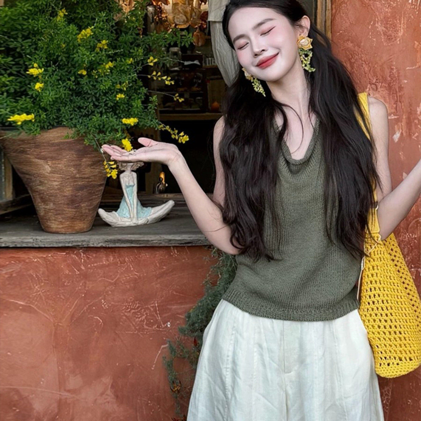 泰式橄榄绿荡领针织吊带背心女夏