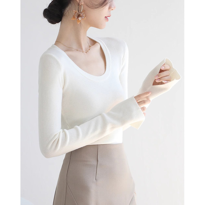 气质白色U领针织长袖打底衫女秋冬高级感修身显瘦内搭上衣基础款