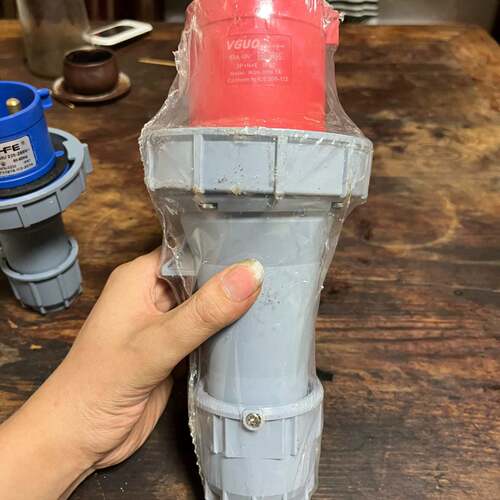 可议价VGUO围国3PNPE 5芯63A 6h防水插头。I