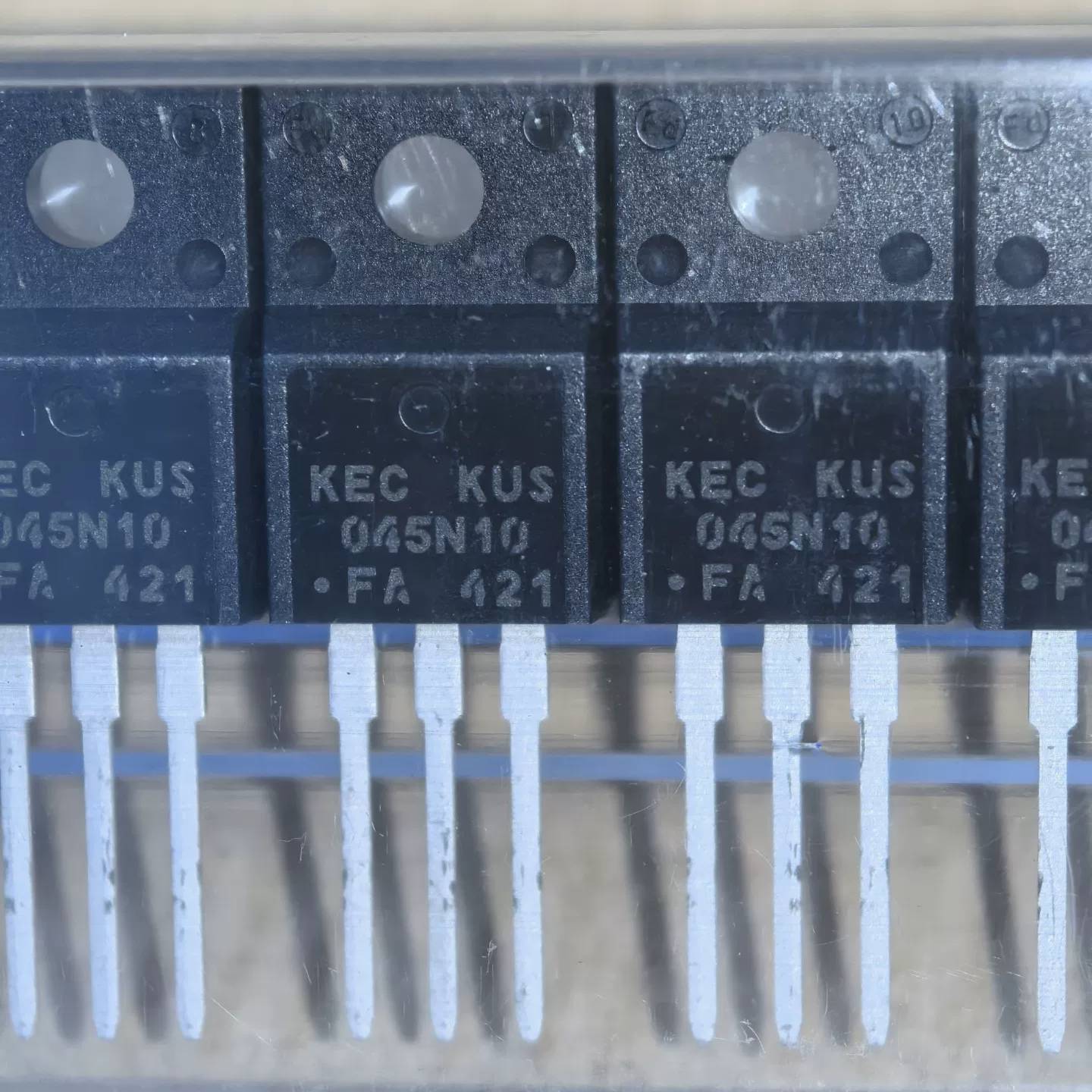 可维修进口KUS045N10FA80A 100V220F， - 实物图