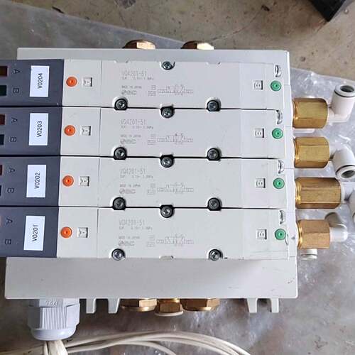 可维修电磁阀VQ4201-51，4个，带底座VQ4000，库议价