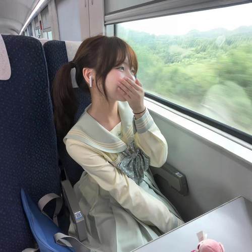 JK制服套装薄荷绿百褶裙张不烦