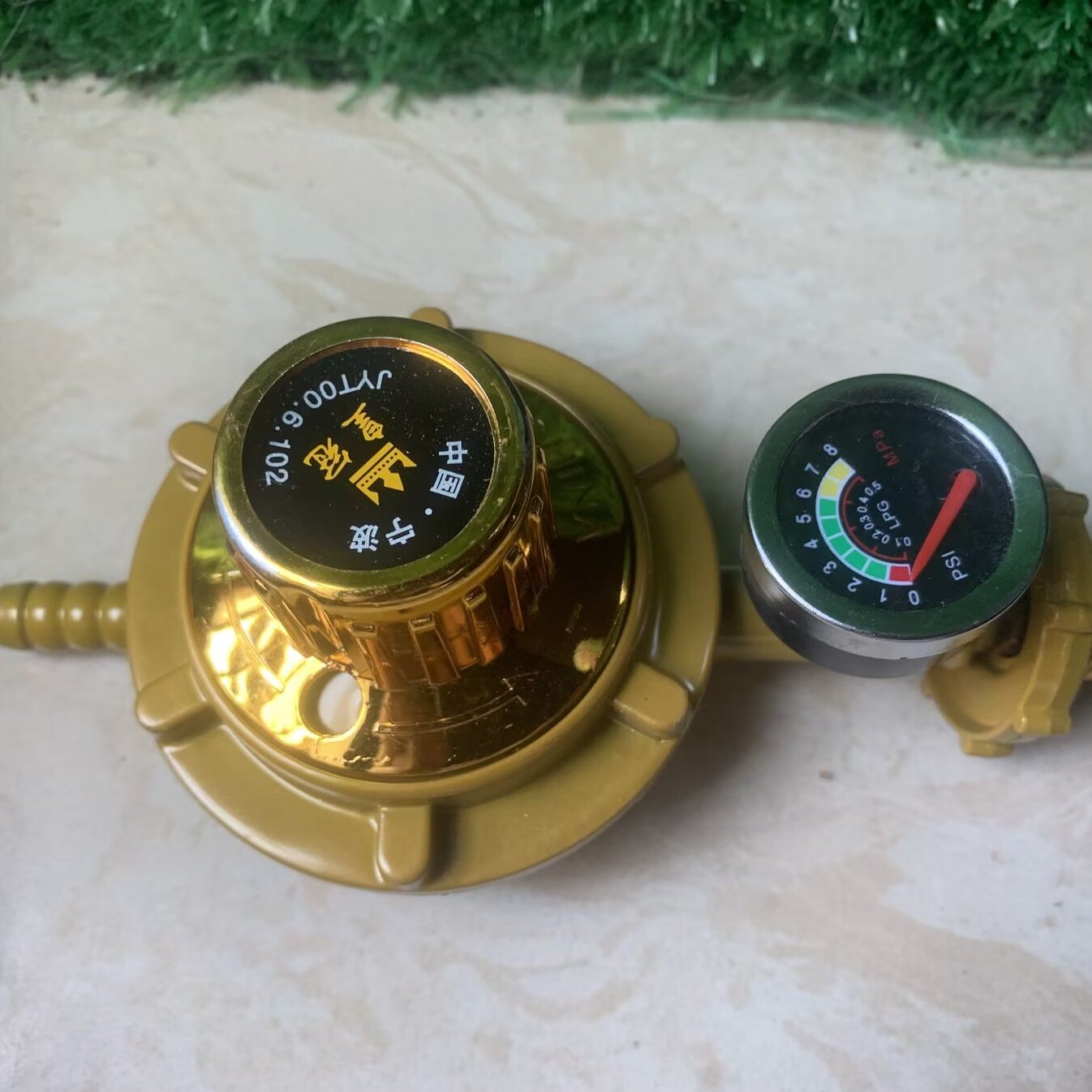 家用液化气安全阀煤气罐带表阀门防爆煤气阀门表压力表减压阀包邮