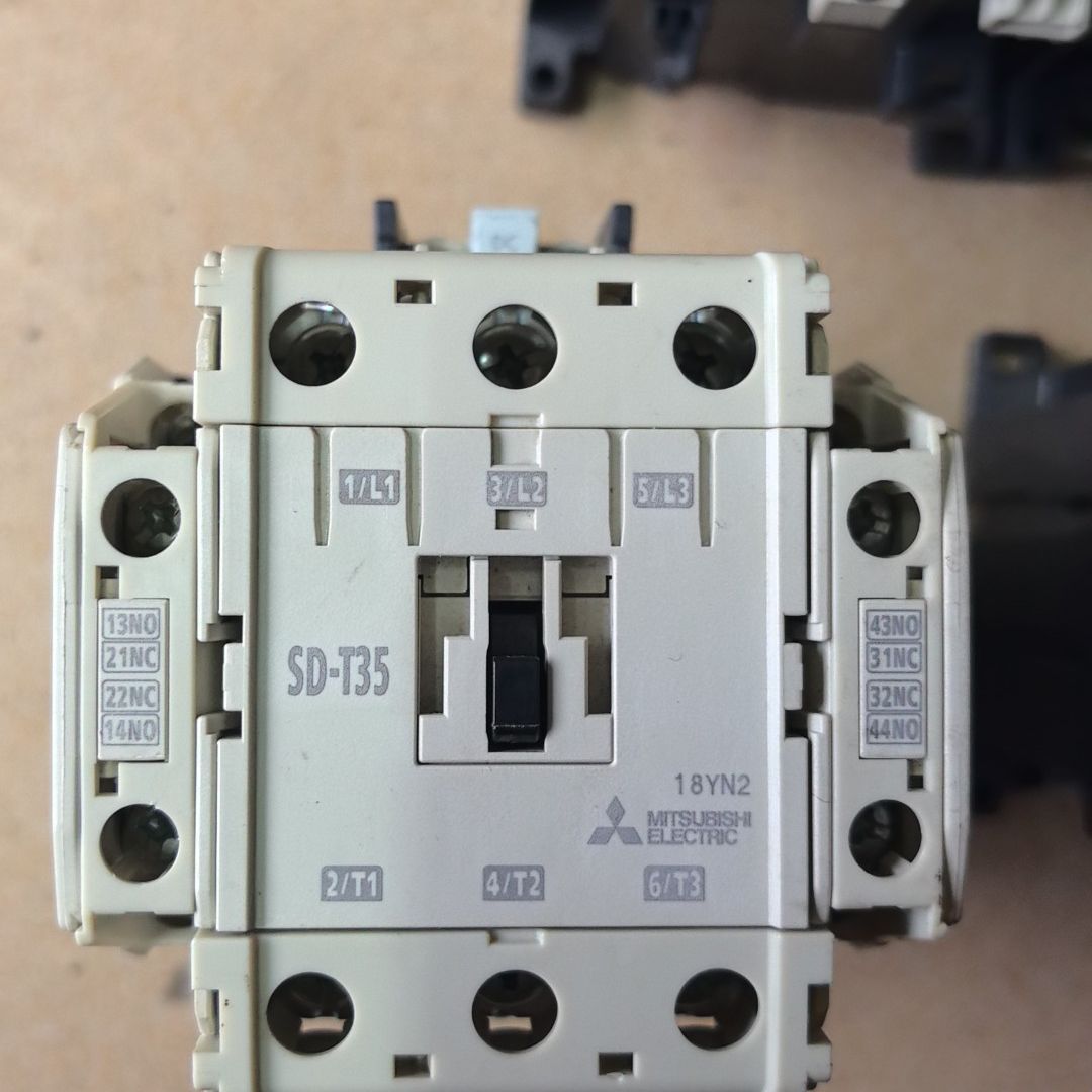 电磁接触器SD-T35 DC24V线圈 日本 适