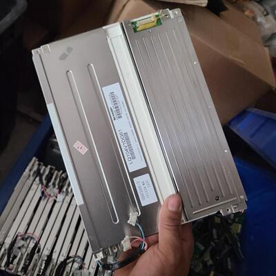 LQ104V1DG61  有百来个 成色漂亮。