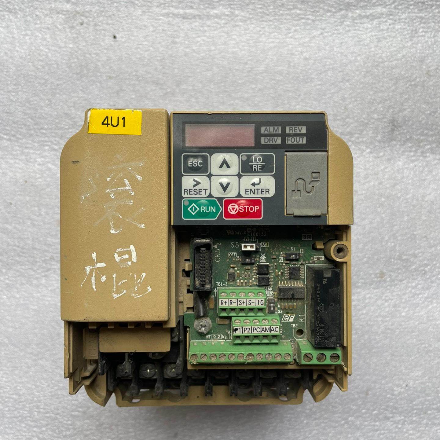 安川CIMR-VB4C0004BBA