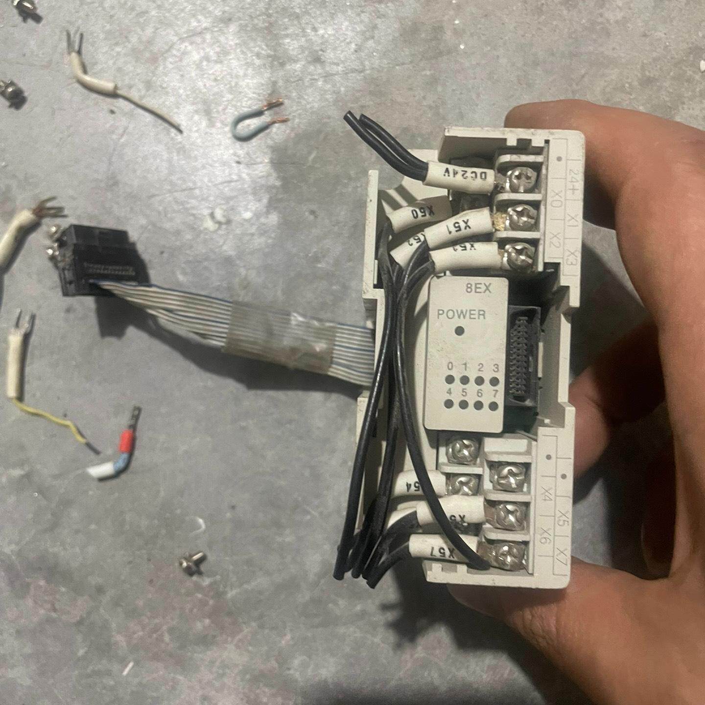 PLC FX2N-8EX 成色如图  25