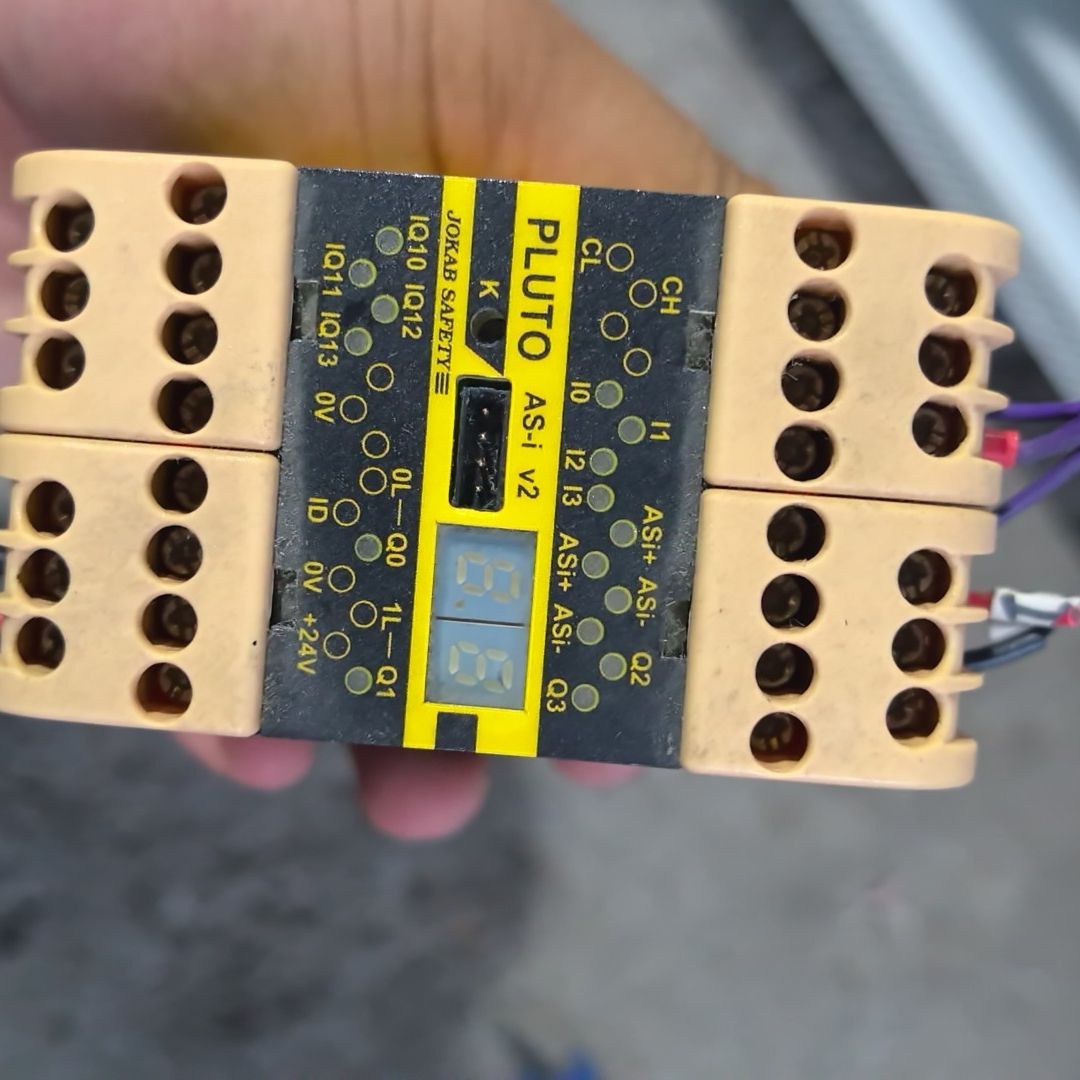 JOKAB SAFETY安全继电器    Pluto AS-