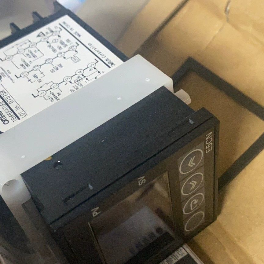 全新欧姆龙 E5CN-Q2H03T-FLK E5CN-R2H