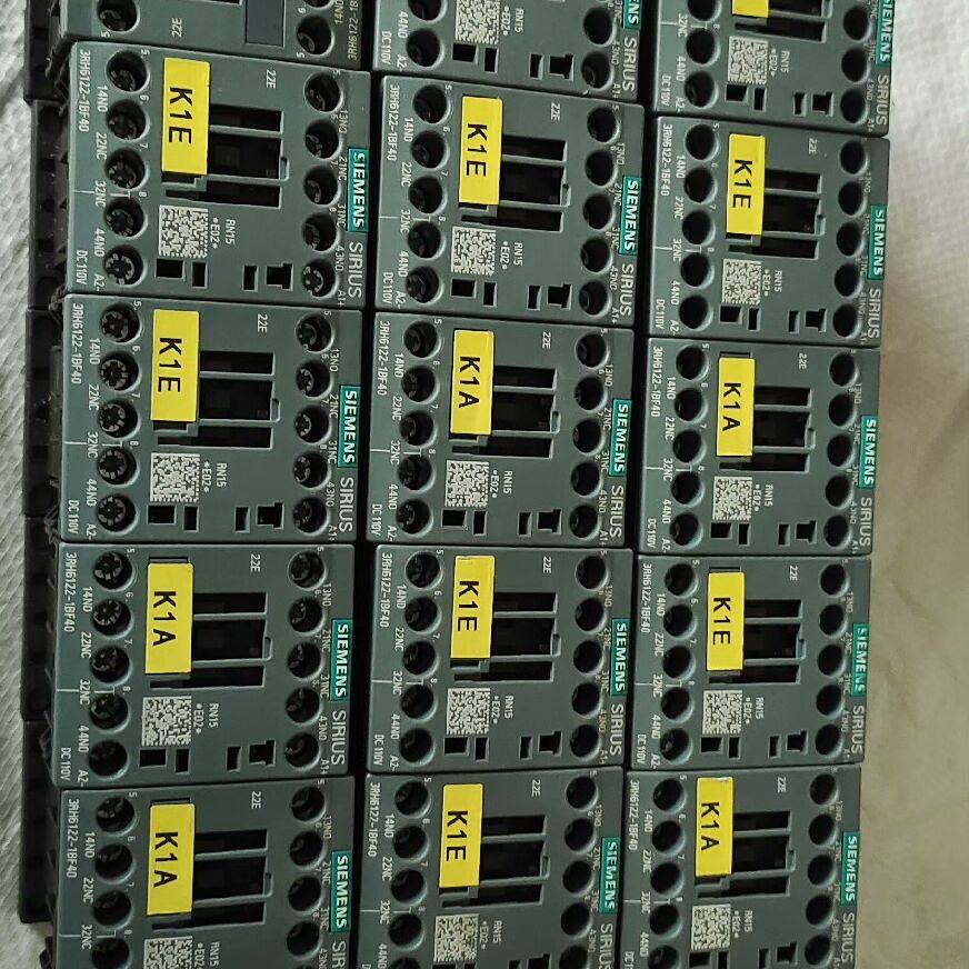 接触器3rh6122-1bF40 电压DC110V 新