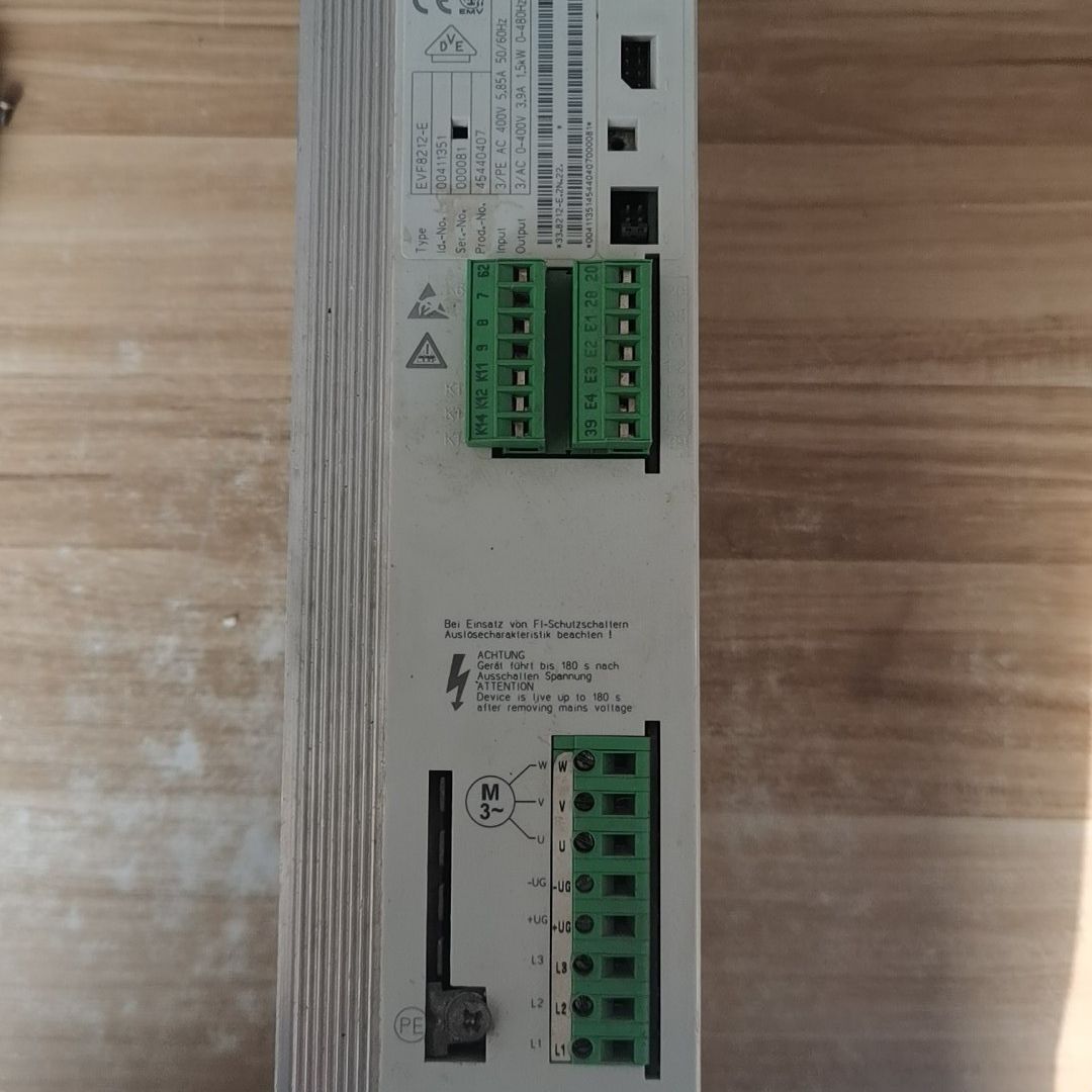 伦茨LENZE EVF8212-E  1.5KW