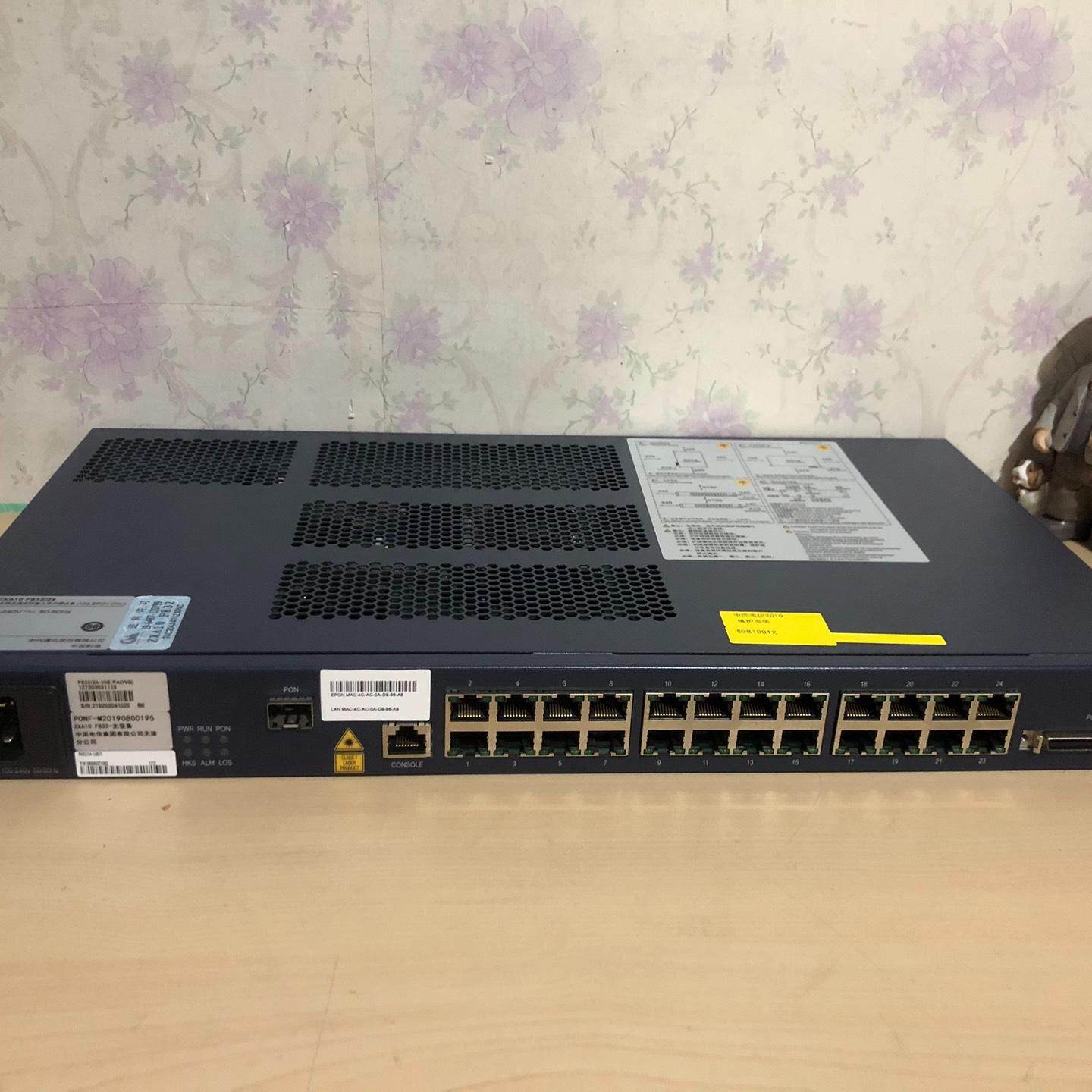 ZXA10 F832/24 24口交换机 成色如图