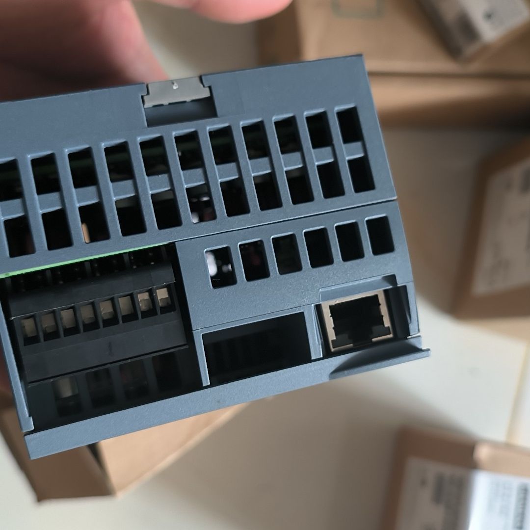 全新原装西门子S7-1200 PLC 型号6AG1212-1