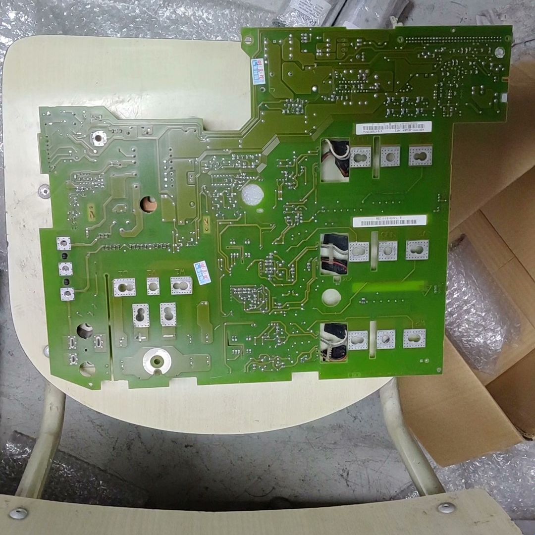 变频器驱动板 型号6SE7027-2ED84-1HF3