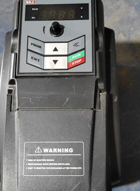 拆机三晶变频器 ATV13－4T2R2GH看上的拍2*2