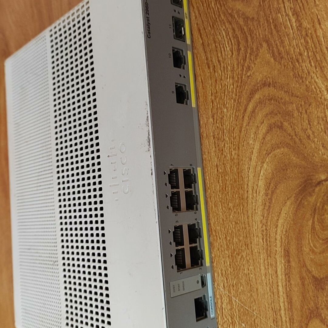 思科/CISCO ws-c2960cx-8tc-l  8口千