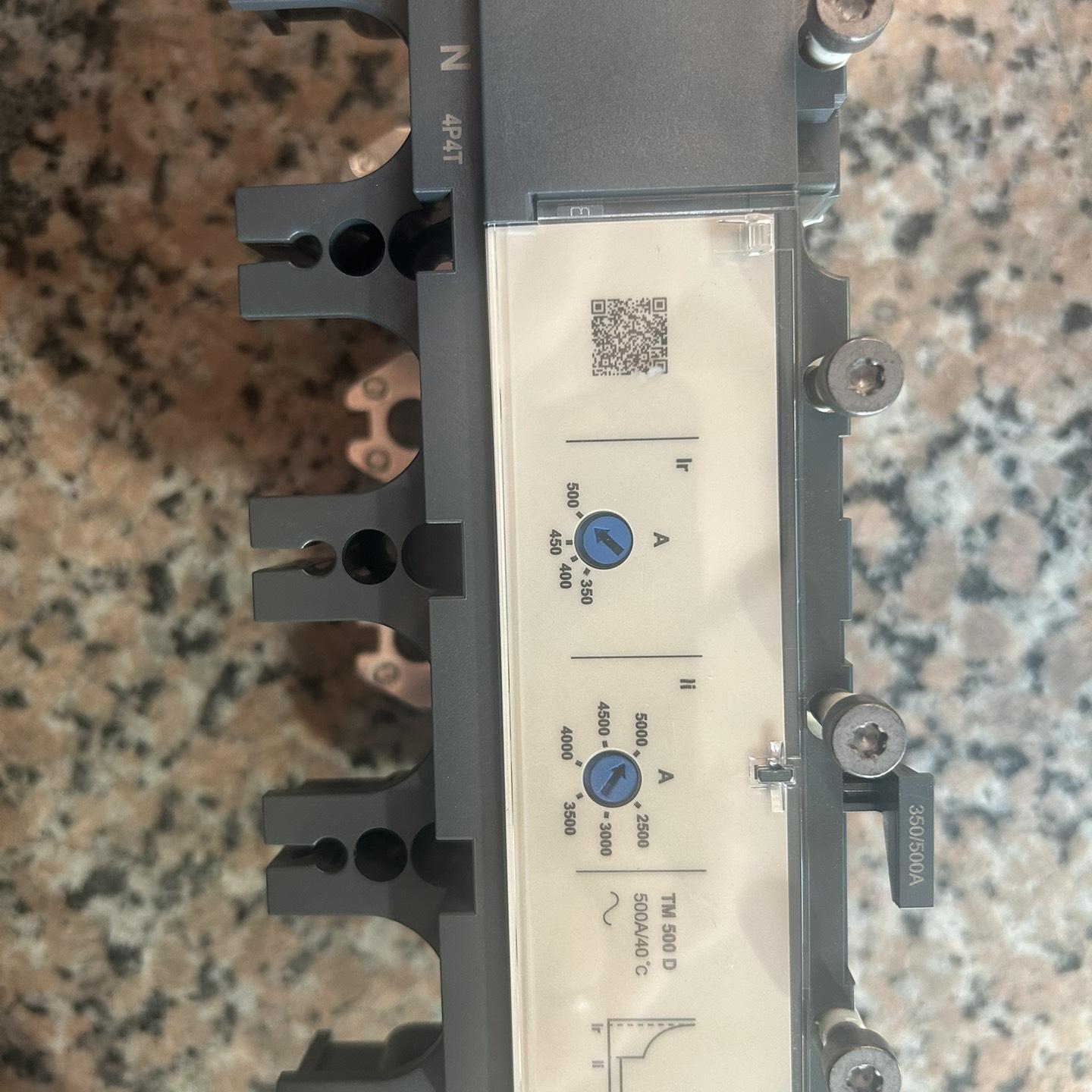 施耐德TM500D 4P4D脱扣器 LV563026