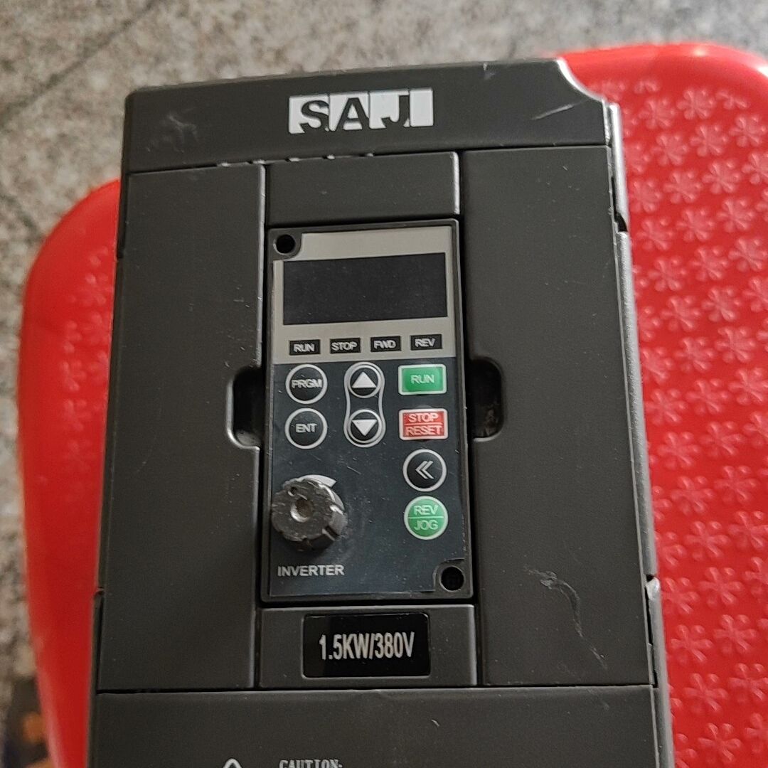 SAJ三晶变频器 8000B-4T1R5GB 1.5KW三相