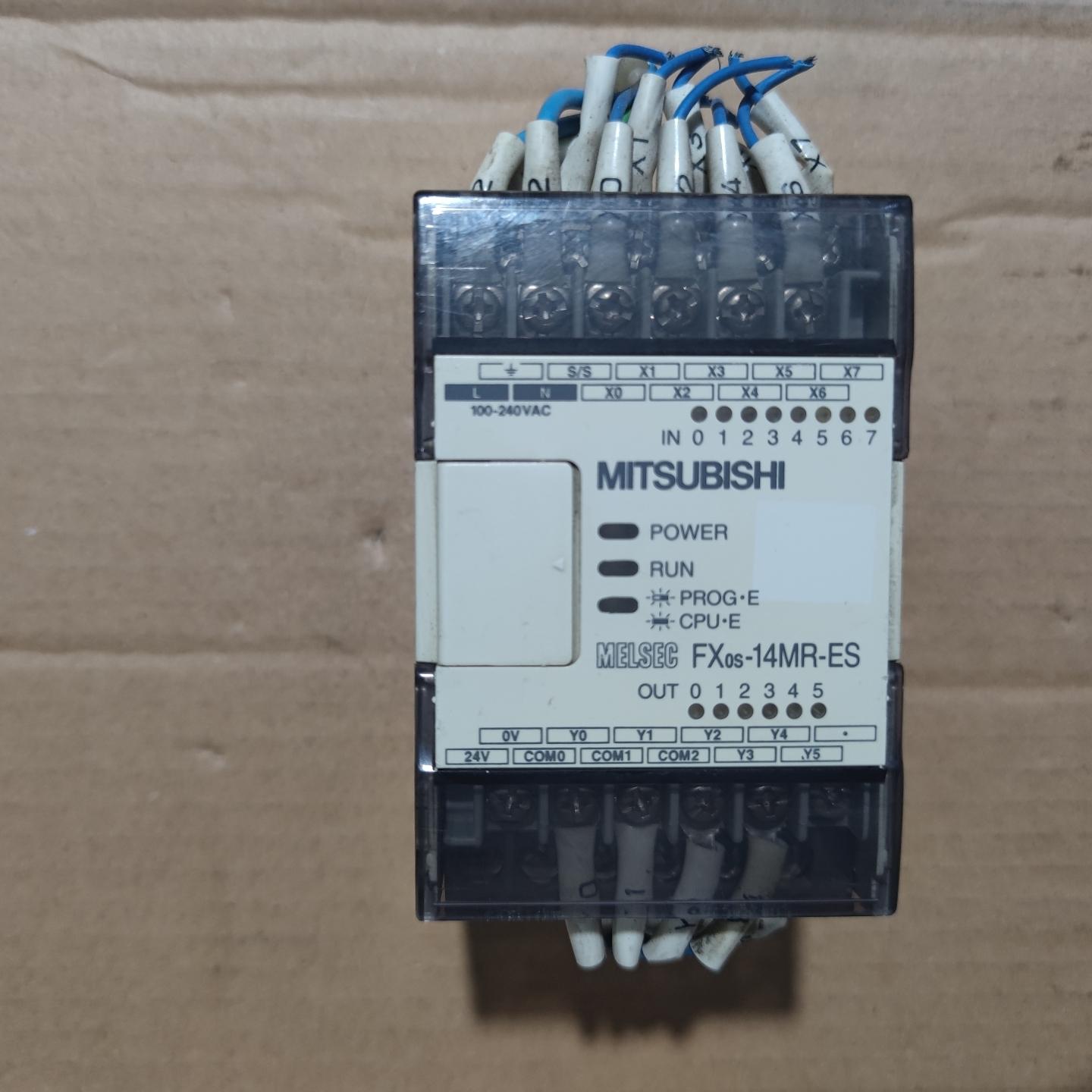 三菱 PLC FX0S-14MR-ES/UL  成色如图 功