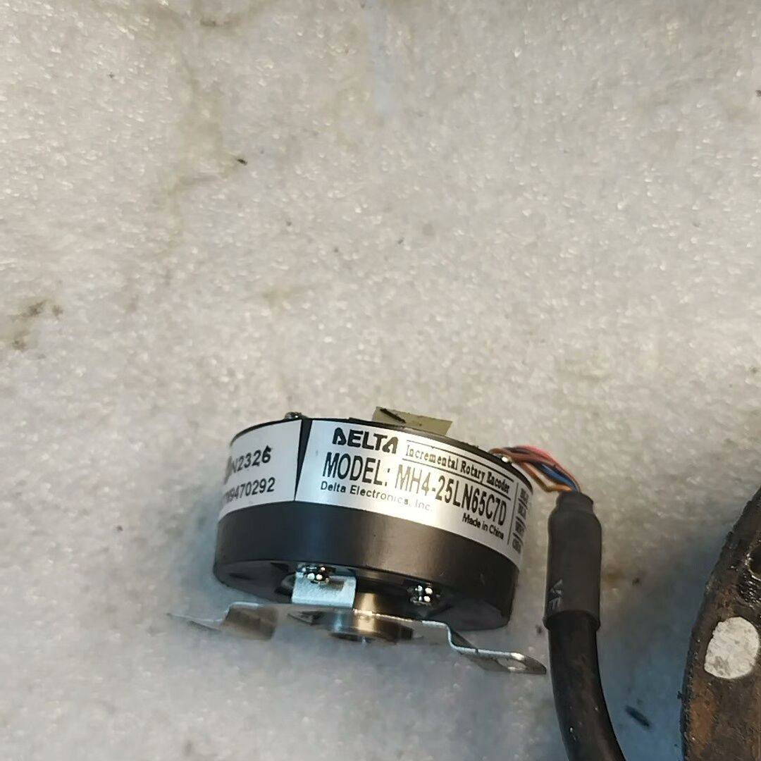台达编码器MH4-25LN65C7D拆机 实物图