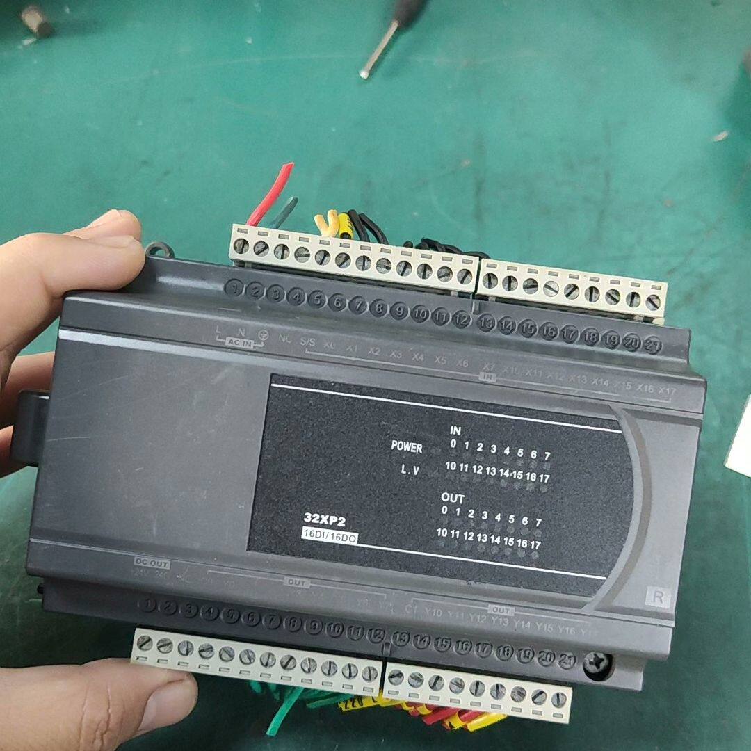 台达PLC扩展机 DVP32XP200R 实物拍摄 成色如图