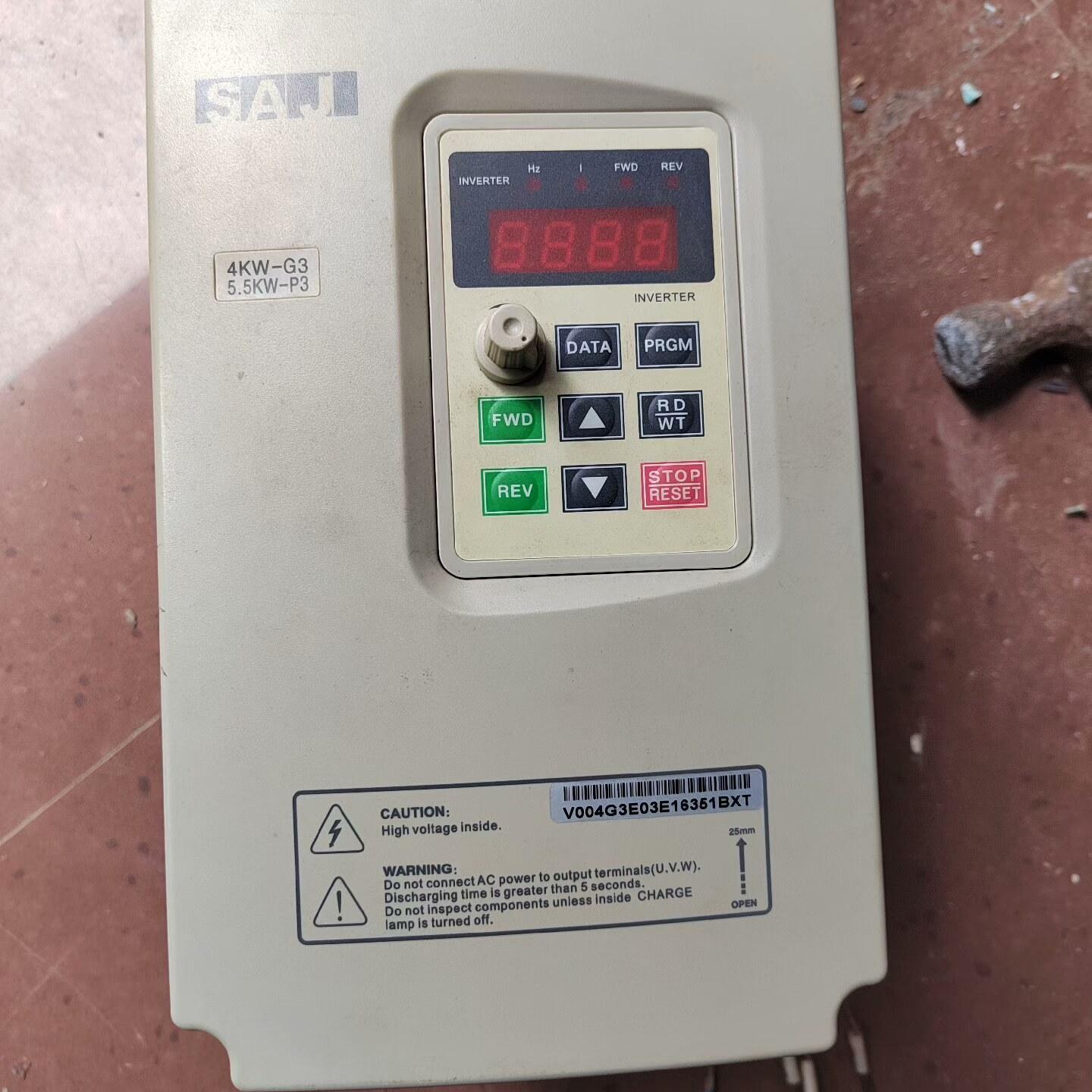 三晶V004G3/V5R5P3恒压供水专用变频器！5.5千瓦