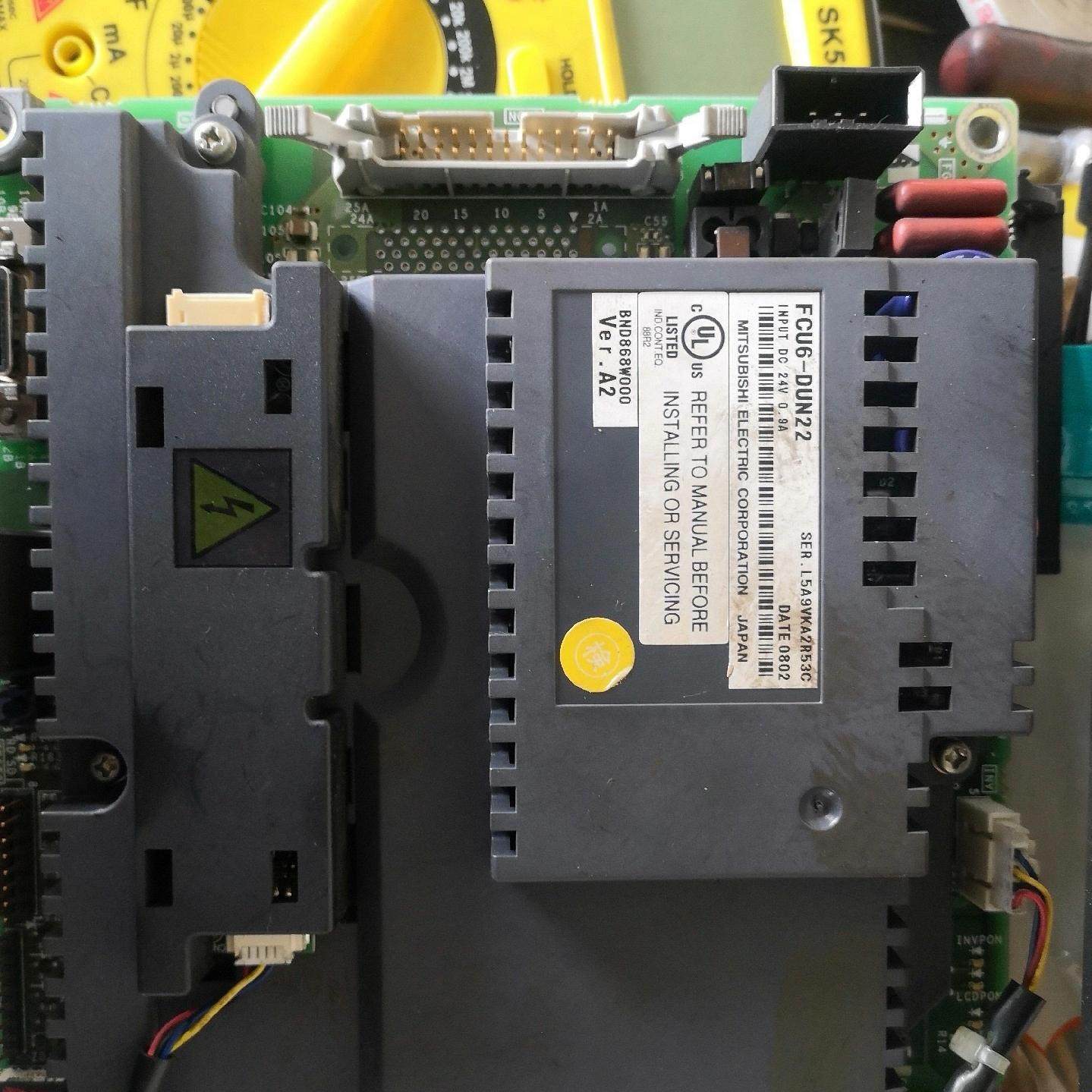 原图三菱M70 M64/64MS显示器FCU6-DUT32/