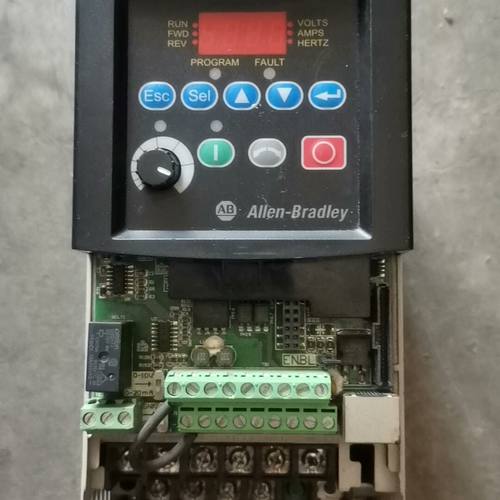 拆机AB变频器 22B-B017N104实物图拍摄成