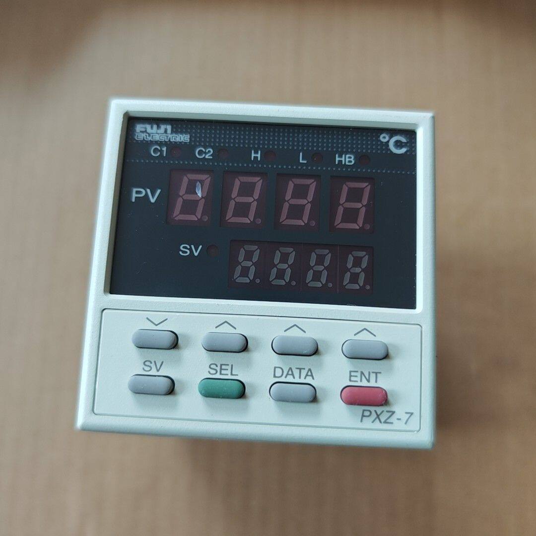 日本富士温控表PXZ7TCY2-3Y000。原装正品PXZ-