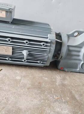 SEW-EURODRIVE 减速电机 KA67 DRE132