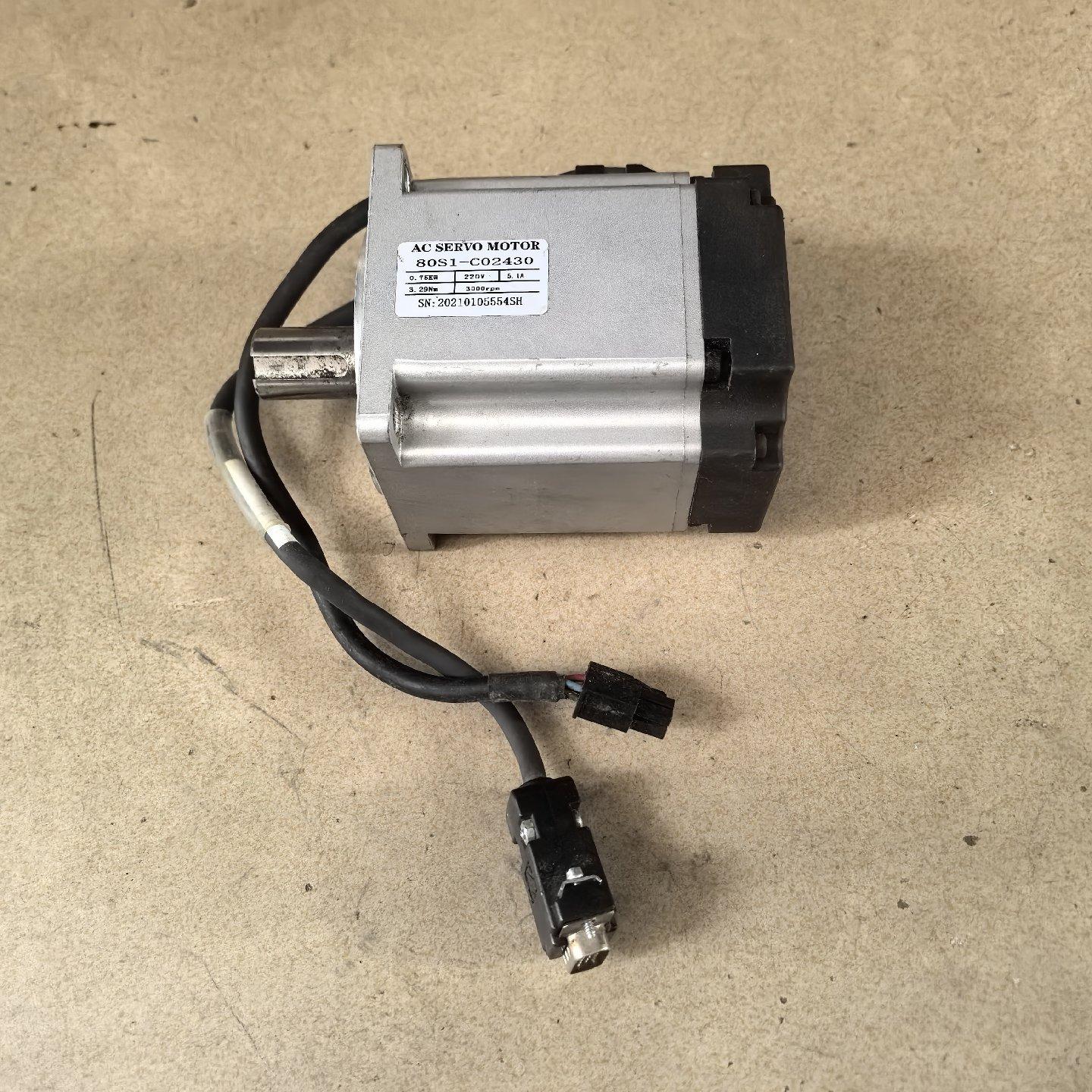 四宏750w伺服电机 型号80S1-C02430 电压220